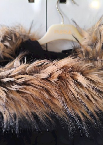 Kürk Detaylı Siyah Kadın Mont - Görsel 3