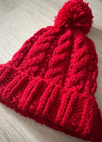 Kırmızı Örgü Şapka - Görsel 2