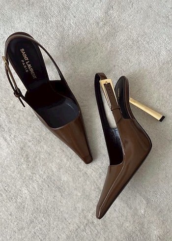 Kahverengi Deri Tokalı Stiletto