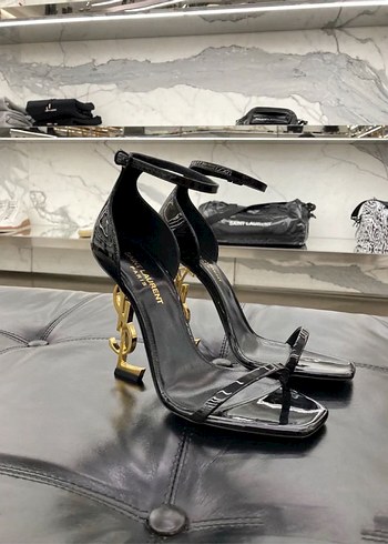 Yves Saint Laurent Altın Yılan Desenli Topuklu Kadın Ayakkabı