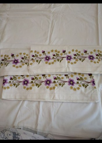 Mor nakışlı takim