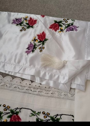 Nakışlı Beyaz Yastık etek  ve pohçasi - Görsel 4