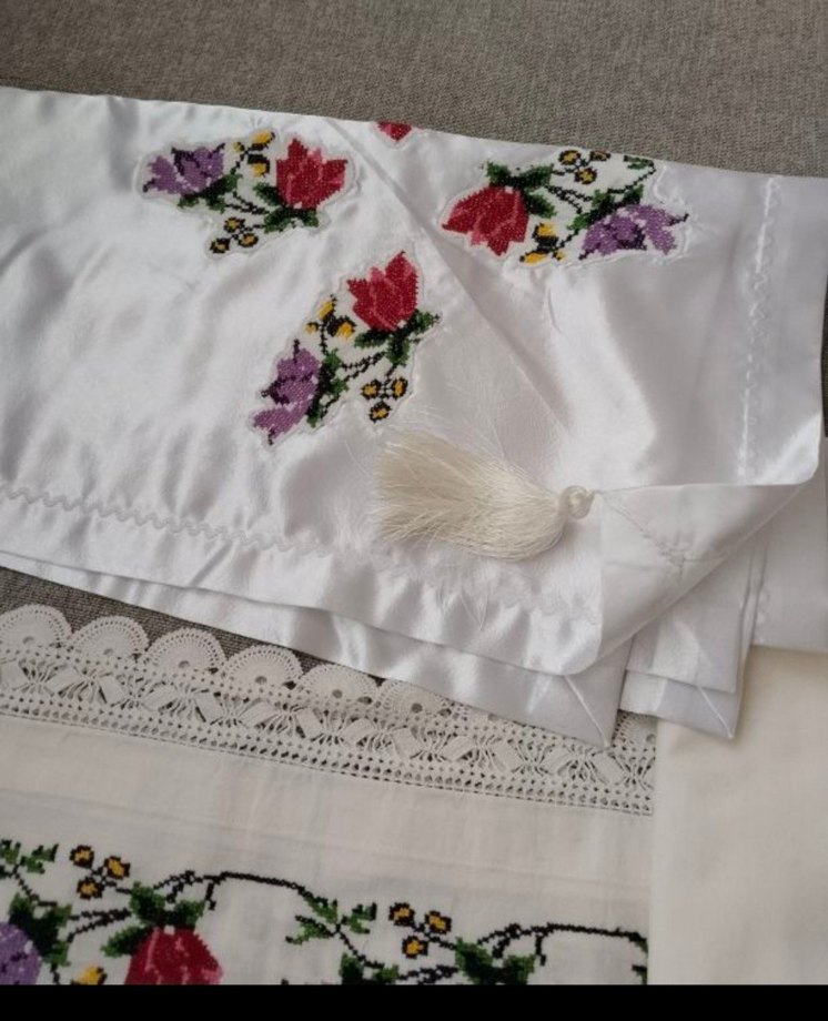 Nakışlı Beyaz Yastık etek  ve pohçasi - Görsel 4