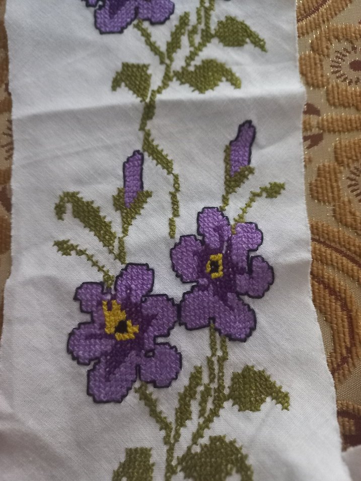 El İşi Nakışlı Çiçek Desenli Kumaşlar - Görsel 5