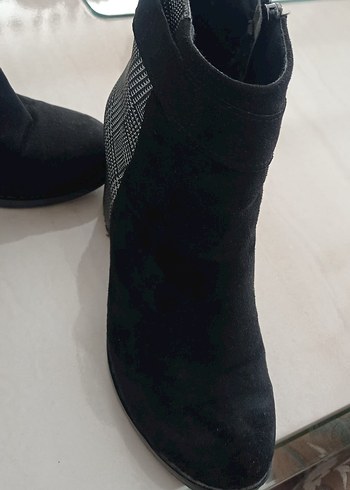 Zara Gri Kareli Tokalı Kadın Botu