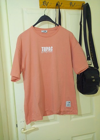 Pembe Pamuklu TUPAC Baskılı Salaş Tişört