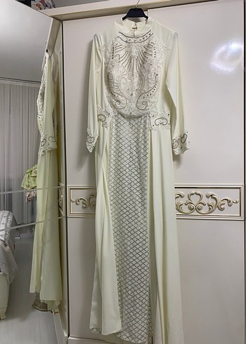 42 Beden Uzun Beyaz İşlemeli Vintage Kadın Abiye