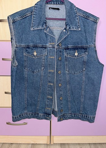40 Beden Düğmeli Mavi Kolsuz Denim Ceket