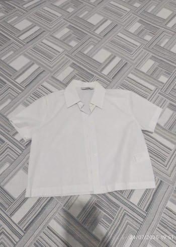 LC Waikiki Düğmeli Beyaz Kısa Kollu Crop Kadın Gömlek