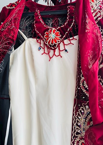 38 Beden Bordo Nakışlı Uzun Drapeli Straplez Elbise