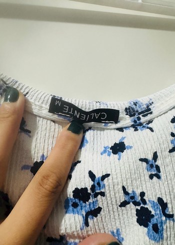 Çiçek Desenli Hamile Bluzu V Yaka