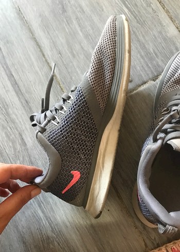 Nike Gri Bağcıklı Kadın Spor Ayakkabı