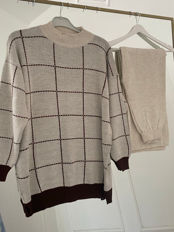 Kahve Krem Ekose Desenli Kadın Triko Takım - Görsel 2