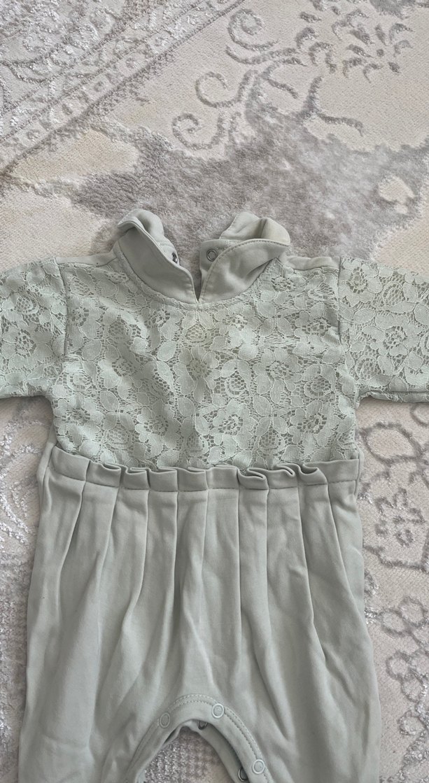Gri Dantelli Nakışlı Bebek Tulum - Görsel 2