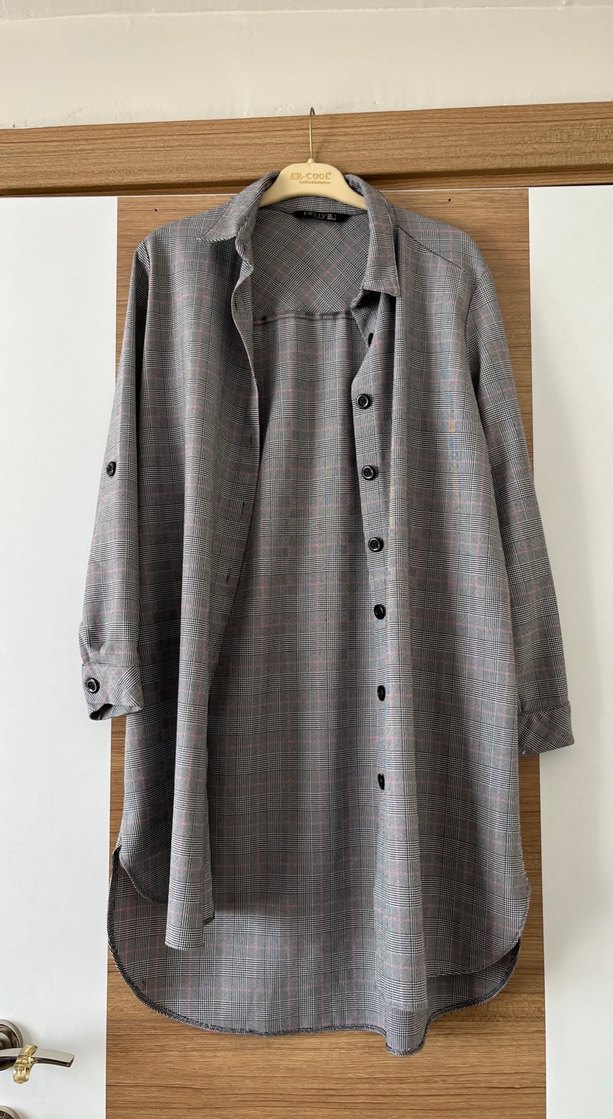 Düğmeli Gri Kareli Kadın Gömlek - Görsel 3