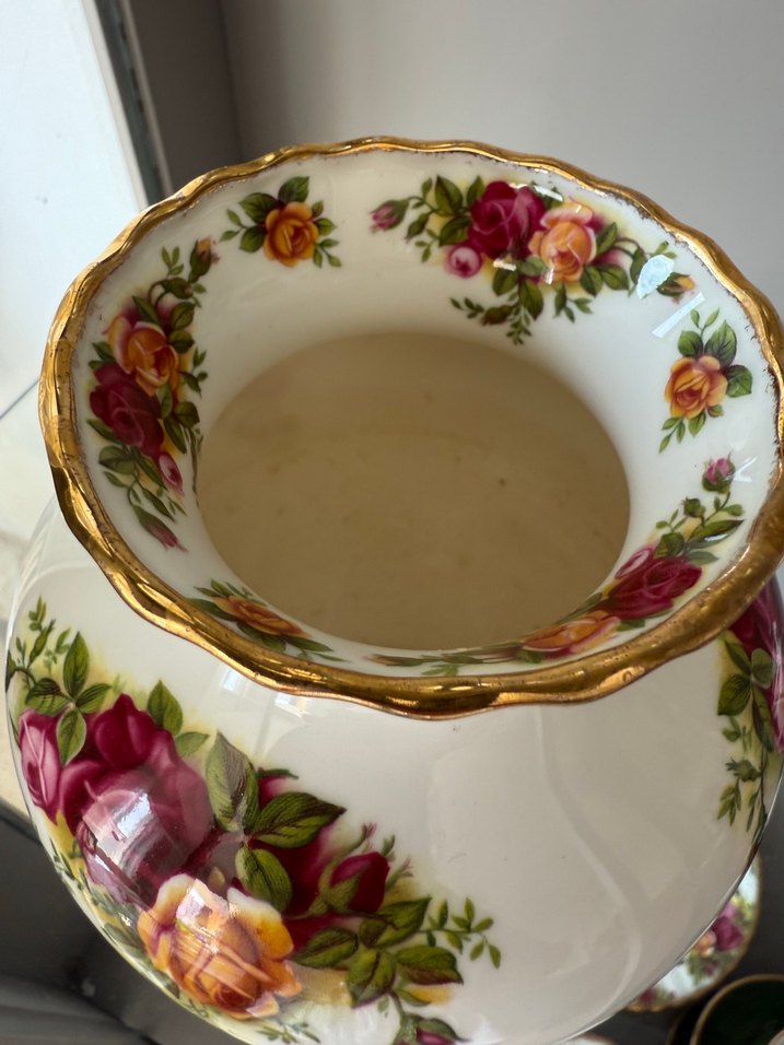 Çiçek Desenli Beyaz Seramik Vazo royal alber - Görsel 4