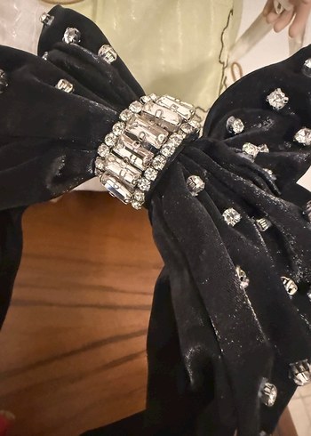 Siyah Taşlı Gotik Fiyonk Saç Bandı - Görsel 4