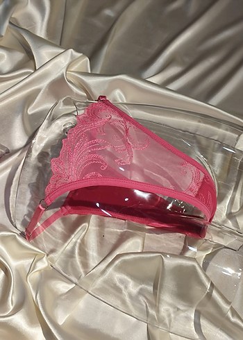 Diğer İşlemeli Mini Pembe Bohem Sütyen Takımı