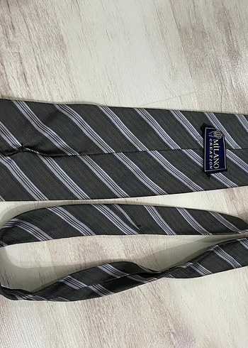 Gri Çizgili Kravat - Görsel 4