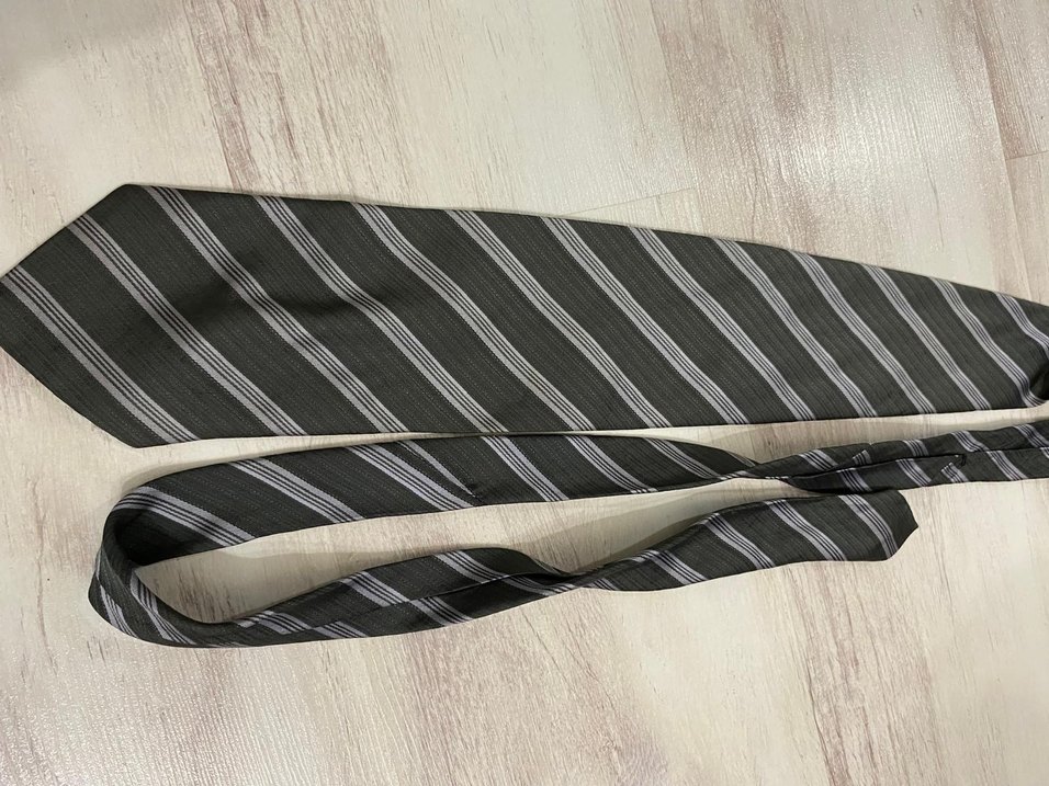 Gri Çizgili Kravat - Görsel 3