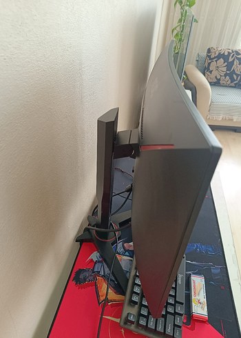 AOC 144 hz Curved Monitör Kutusu Mevcuttur - Görsel 3