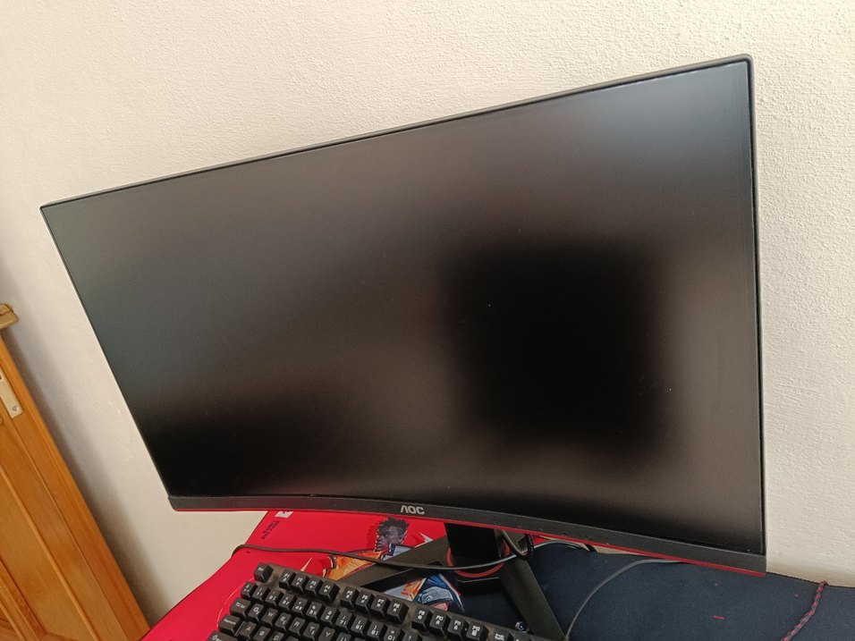 AOC 144 hz Curved Monitör Kutusu Mevcuttur - Görsel 2