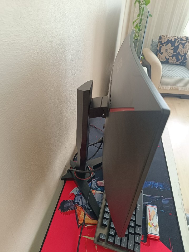 AOC 144 hz Curved Monitör Kutusu Mevcuttur - Görsel 3