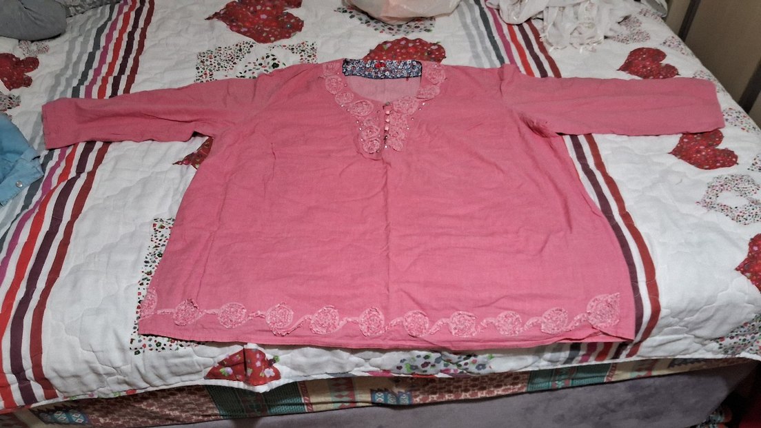 Dantel Detaylı Pembe Büyük beden Bluz - Görsel 2