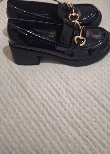 Siyah Parlak rugan gold toka detay kadın loafer - Görsel 3