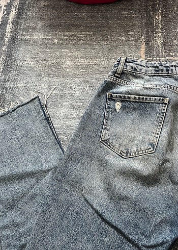 40 Beden trendyolmilla acik mavi yirtik straight duz paca jean