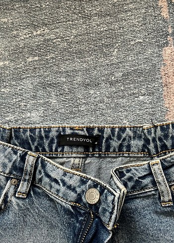 40 Beden mavi Renk trendyolmilla acik mavi yirtik straight duz paca jean