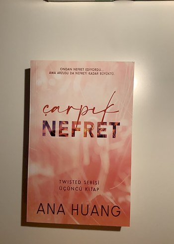 Beden Renk Ana Huang 4 Kitap Seti: Oyunlar, Aşk, Yalanlar, Nefret