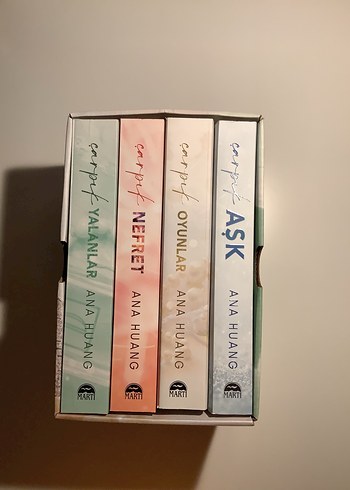 Ana Huang 4 Kitap Seti: Oyunlar, Aşk, Yalanlar, Nefret
