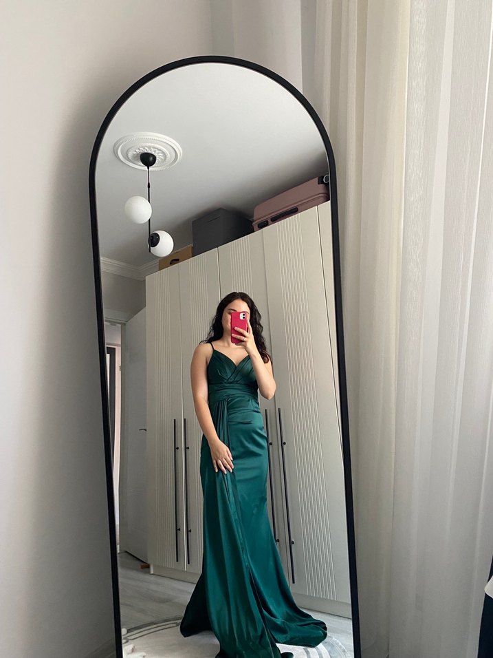 Straplez V Yakalı Uzun Drapeli Yeşil Abiye - Görsel 2