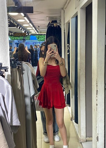Şortlu Askılı Kırmızı Mini Elbise