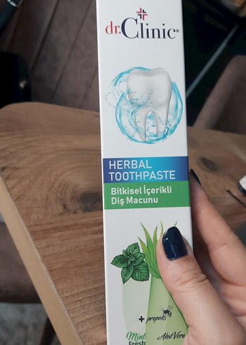 Dr. Clinic Bitkisel İçerikli Diş Macunu