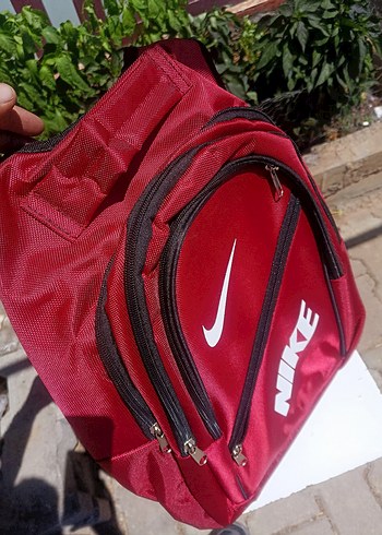 Nike Parlak Kırmızı Çocuk Okul Çantası