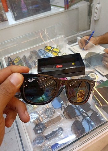 Parlak Ray-Ban Bayan Güneş Gözlüğü