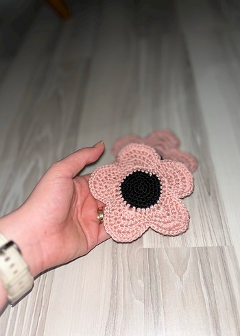 Pembe Örgü Çiçek Bardak Altlığı