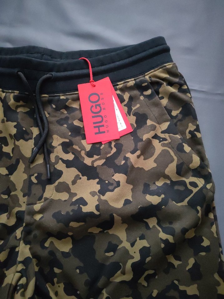 Hugo Boss orjinal hatasız şort - Görsel 3