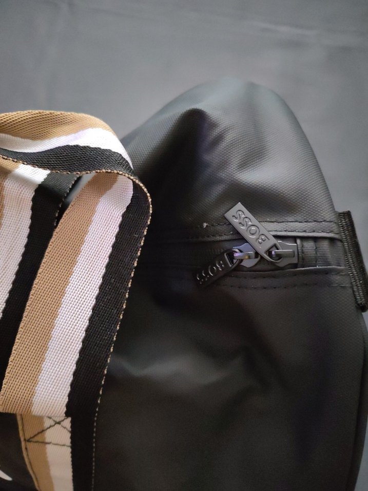 Hugo Boss seyahat & spor çantası - Görsel 2