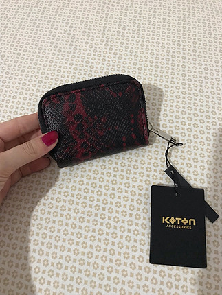 Harika koton etiketli yılan desenli küçük cüzdan
