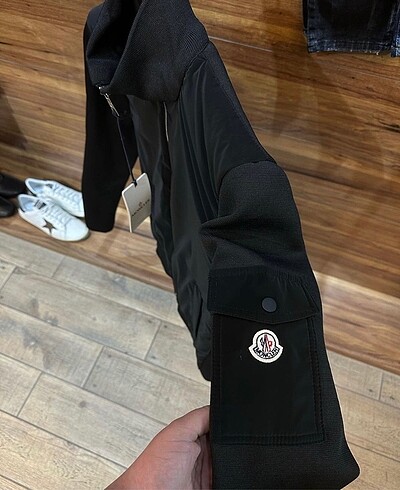 m Beden siyah Renk MONCLER MEVSİMLİK