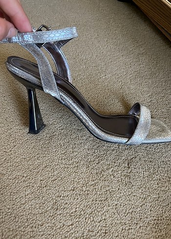 Gri Yılan Desenli Stiletto Topuklu Kadın Ayakkabı