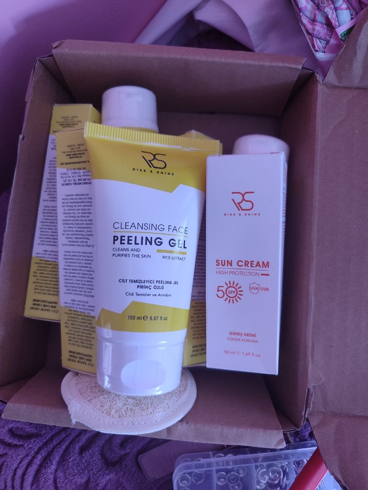 Sıfır . Adet Fiyatı RS Peeling Jel ve Güneş Kremi Seti - Görsel 3