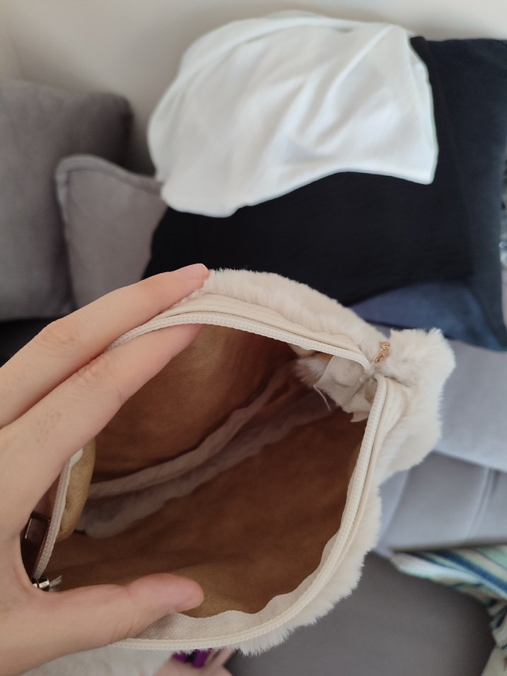 Beyaz Kürklü Kadın Omuz Çantası - Görsel 3