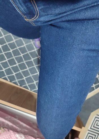 Kadın Parlak Mavi Kemerli Dar Kesim Jean - Görsel 2