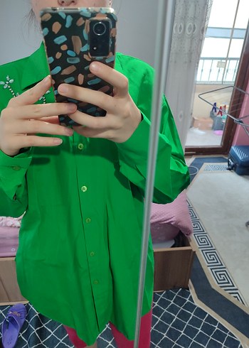 Uzun Kollu Yeşil Nakışlı Kadın Gömlek - Görsel 3