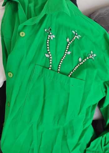 Uzun Kollu Yeşil Nakışlı Kadın Gömlek - Görsel 5