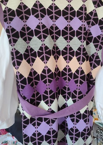 TAKIM Mor Desenli V Yaka Triko Süveter - Görsel 3